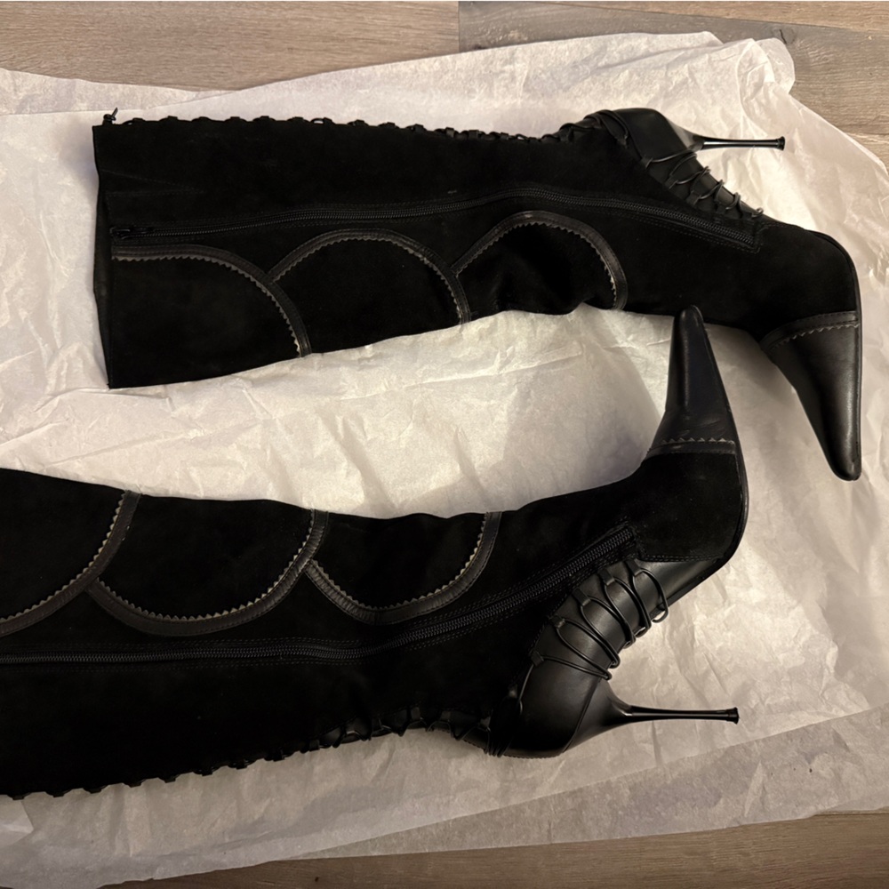 Women’s Black Suede w/ leather high heeled boots 4inch